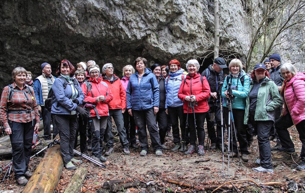 pokljuška_soteska_5_3_2024 sončki (10)